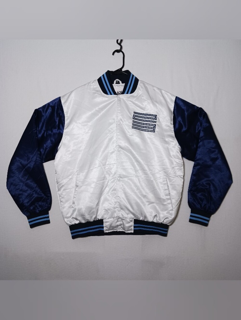 Laced Up Mens North Carolina Satin Bomber Jacket XXL White Blue Snaps '82